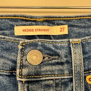 Levi’s Wedgie Straight Jeans